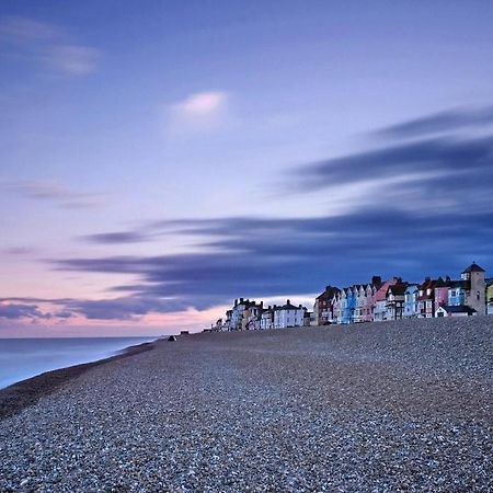Beautiful Immaculate Aldeburgh Cottage, Sunny Outdoor Space, Free Parking - Easy Walk To Beach & Town Zewnętrze zdjęcie