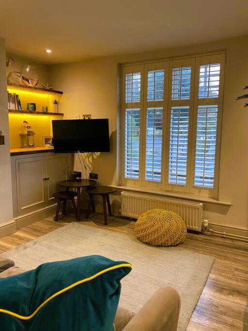 Beautiful Immaculate Aldeburgh Cottage, Sunny Outdoor Space, Free Parking - Easy Walk To Beach & Town Zewnętrze zdjęcie